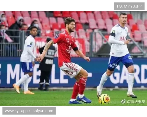 法甲防守反击表现测评:从防线布置到快速反攻机制